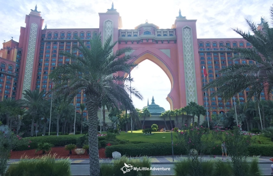 atlantis the palm hotel building
