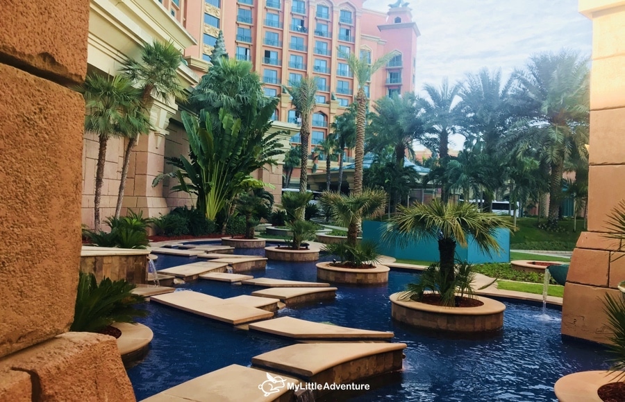 Gardens and fountains of Atlantis The Palm resort