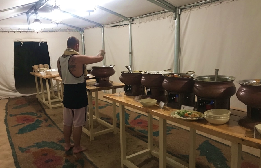 buffet dinner in dubai desert