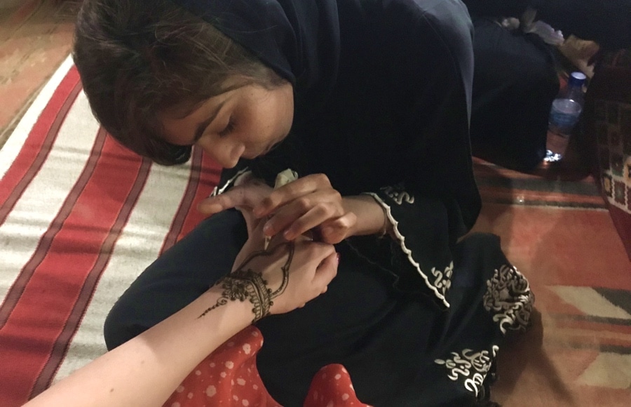Henna drawing in the camp